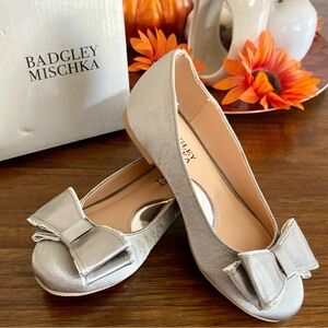 Badgley Mischka Amber Shines Silverer girls ballet flat dress shoes